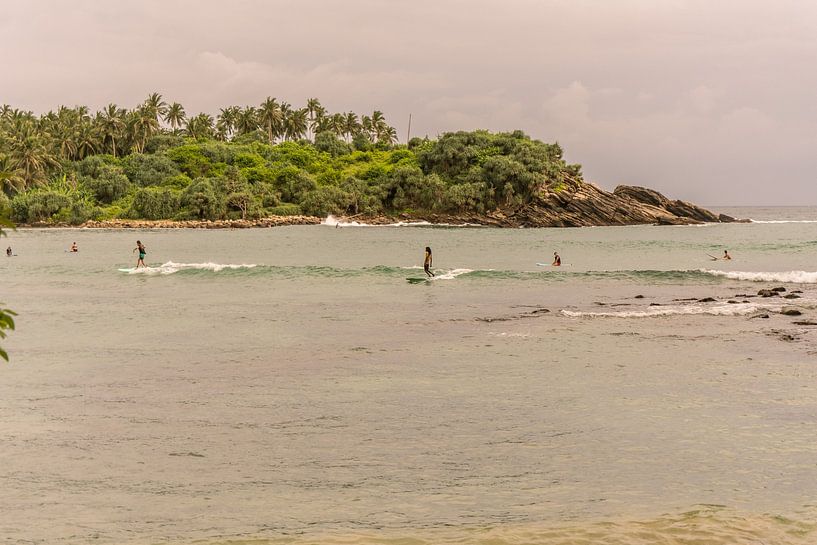 Surfen auf dem Wasser in Sri Lanka von Nicole Nagtegaal