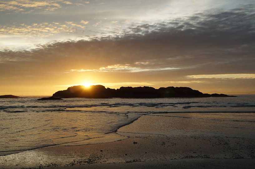 Romantic sunset by Anouk Noordhuizen