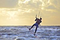 Kitesurfer auf der Nordsee bei Noordwijk
