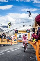 Tadej Pocagar mit den Skispringern 3