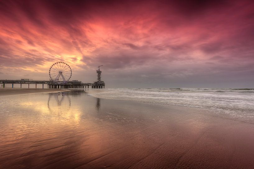 Coucher de soleil orageux à De Pier à Scheveningen par Rob Kints