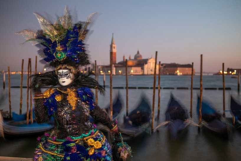Karneval in Venedig - Maskentanz bei Sonnenaufgang von t.ART
