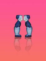 Delft blue kissing couple. Men, on pink background