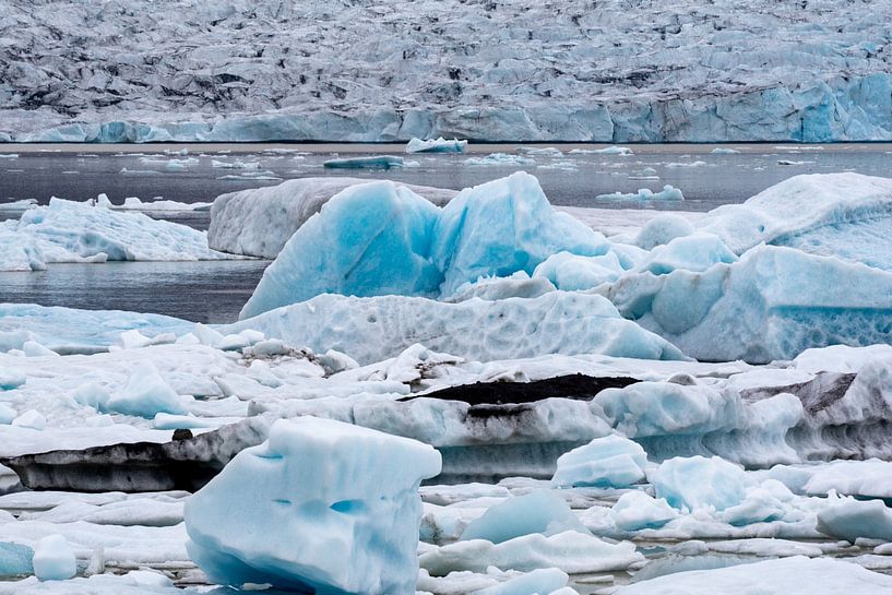 Ice floes in glacier lake Jökulsárlon Iceland by Henk Alblas