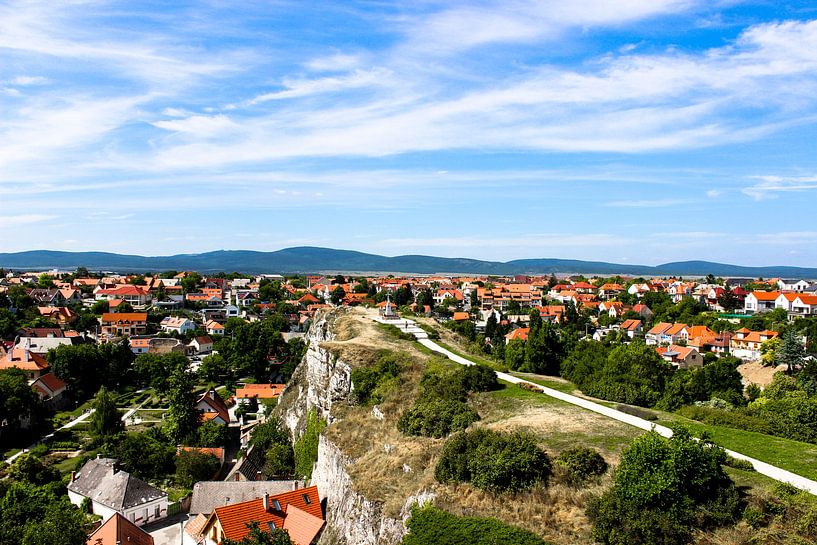 Vue sur la ville de Veszprem en Hongrie par Simon Knot