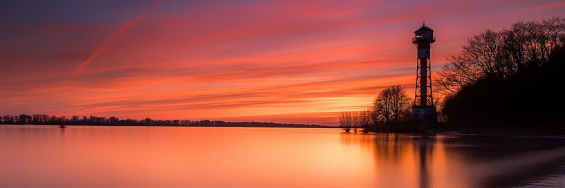 Hambourg Plage de l'Elbe avec le phare Falkenstein à Blankenese par Voss photographie
