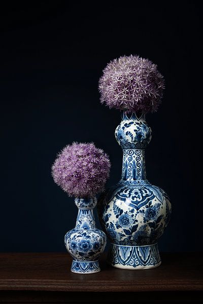 Still life with onion bulbs by Elles Rijsdijk