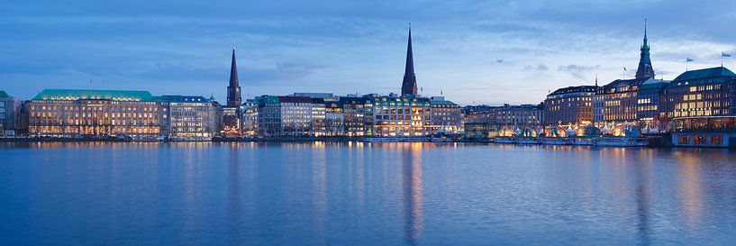 Ballindamm, Binnenalster et Jungefernstieg avec illumination de Noël, au crépuscule, photo panoramiq par Torsten Krüger