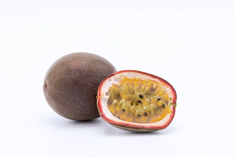 Passion fruit by Tom Van den Bossche