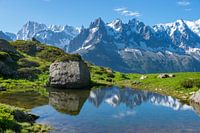 Weerspiegeling bij de Mont Blanc in de Franse Alpen