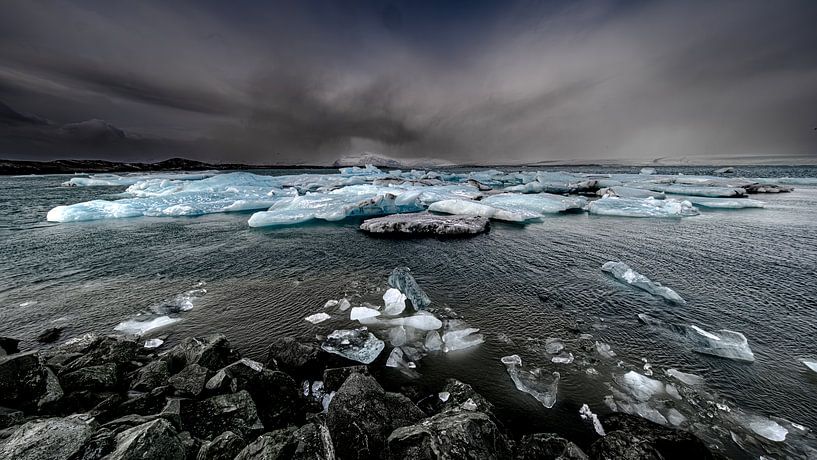 Iceland by Maarten van der Voorde