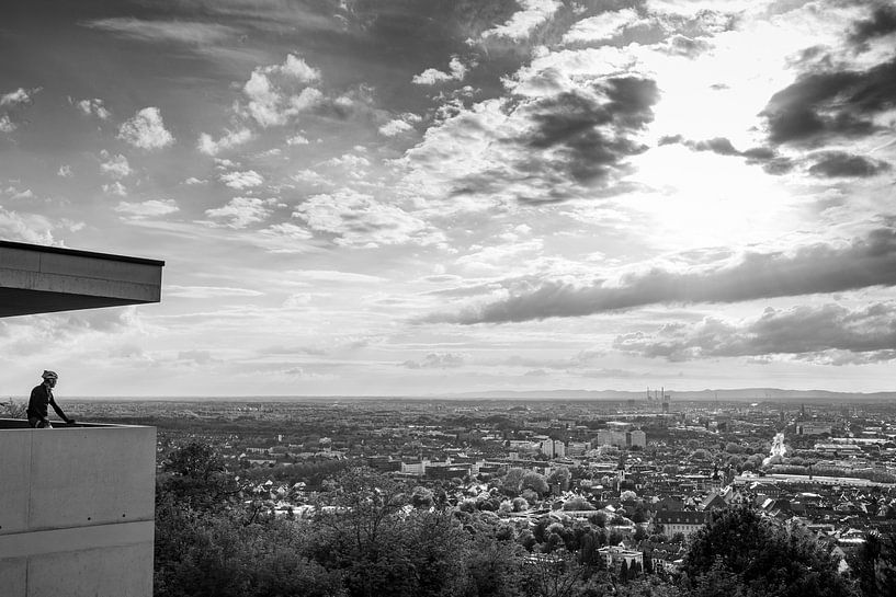 Uitzicht over Karlsruhe vanaf de Turmberg van Evelien Oerlemans