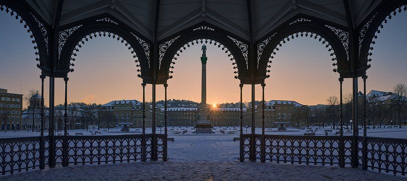 Stuttgart Schlossplatz bei Sonnenaufgang im Winter von Keith Wilson Photography