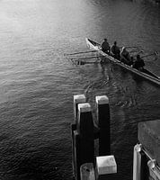 Roeiers op de Amstel Amsterdam zwart wit 