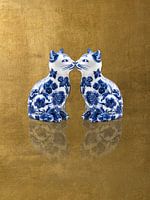 Delft blue cats. On a golden background