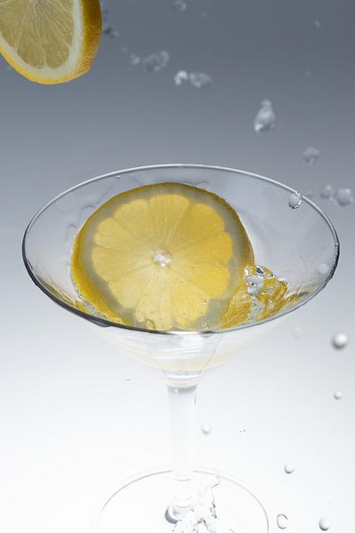 Le citron tombe dans un verre d'eau 1 par Marc Heiligenstein