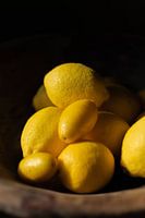 Schale mit Zitronen