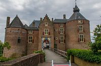 Château d'Ammersoyen dans le Bommelerwaard : la façade principale du château