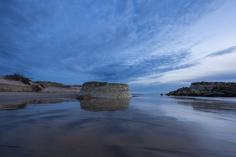 WW2 bunker langs de Franse kust van Peter Haastrecht, van