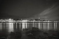Waalkade Nijmegen by Night - noir et blanc