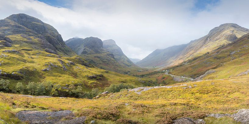 Three sisters bij Glencoe in Schotland by Rob IJsselstein