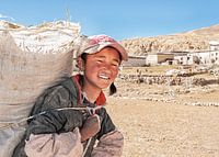 Boerenmeisje in Tibet