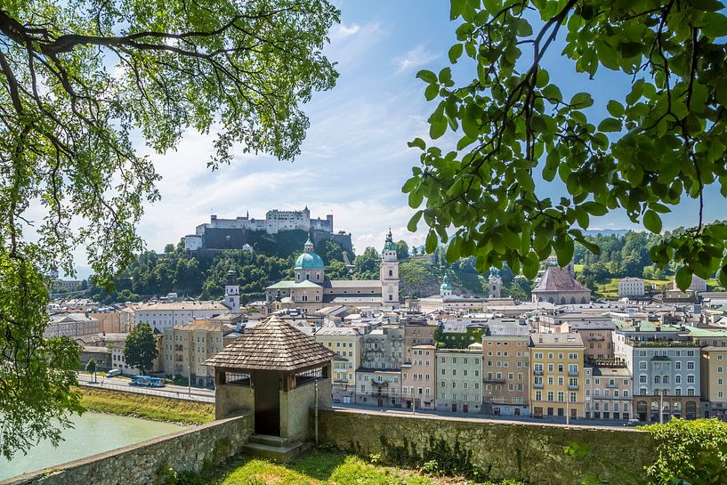 SALZBURG Blick auf die Altstadt mit Stadtmauer  von Melanie Viola