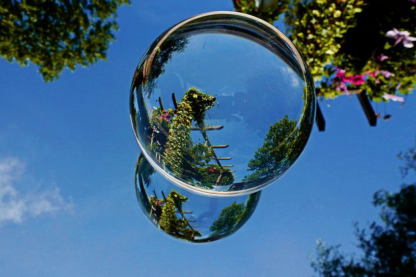 Glass sphere by Fotografie Sybrandy