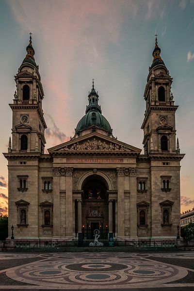 St. Stephen's Basilica Budapest. A church in Hungary in the morning in the capital by Fotos by Jan Wehnert