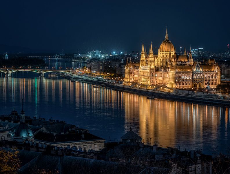 Budapest by night by Georgios Kossieris