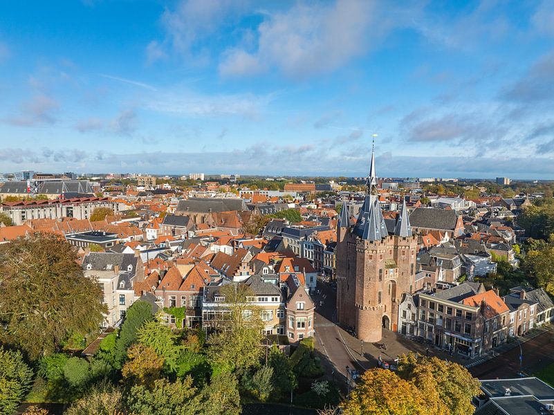 Luftaufnahme der Stadt Zwolle am Sassenpoort während einer schönen Au von Sjoerd van der Wal Fotografie