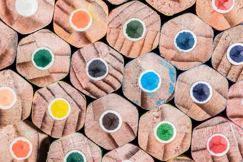 Colored pencil by Tilo Grellmann