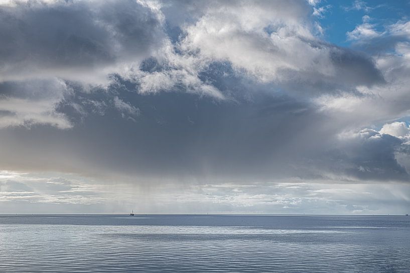Ciel nuageux sur la mer des Wadden près de Roptazijl par Harrie Muis