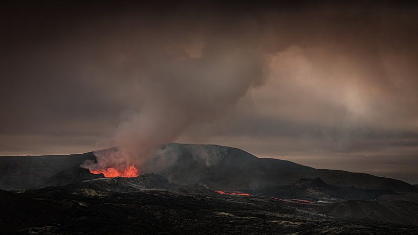 Le &quot;feu&quot; du volcan Fagradalsfjall en Islande par Eddy Westdijk