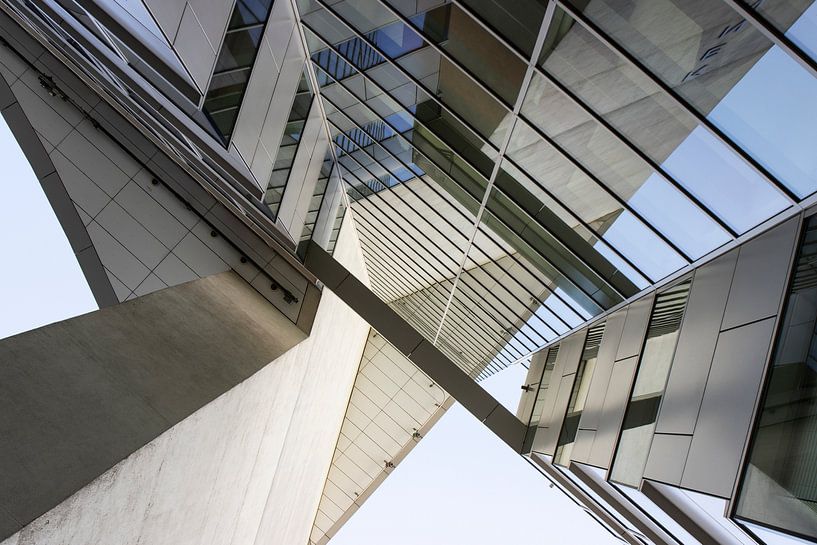 Eindhoven Architektur near bahnhof Kennedyplein 101 von Marianne van der Zee