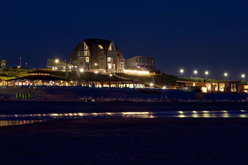 Beach of Zandvoort aan Zee by WeVaFotografie
