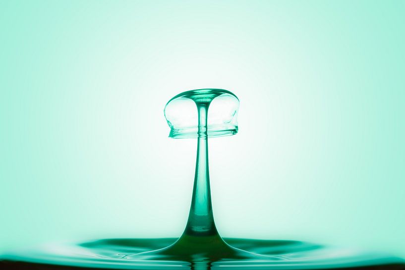 Tropfen-Spritzer-Kollision in grün von Gig-Pic by Sander van den Berg