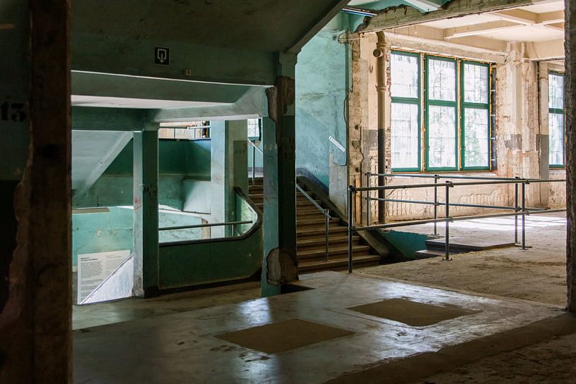 verfallenes Treppenhaus von Dick Carlier