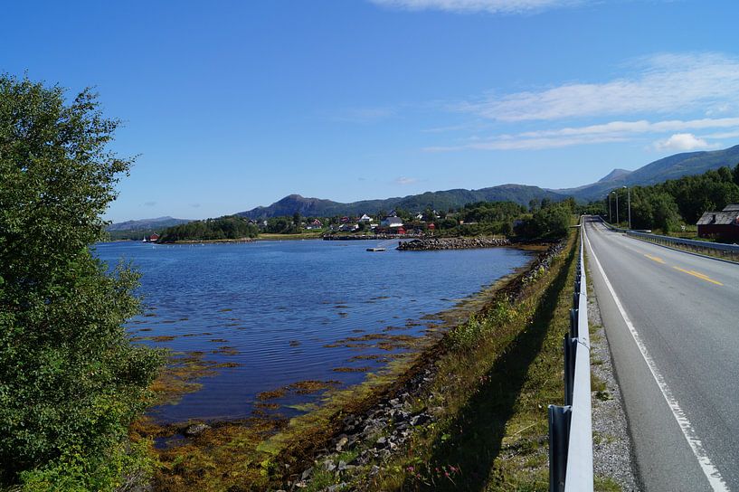 Straße bei Karvag von Bohnes Norwegenliebe