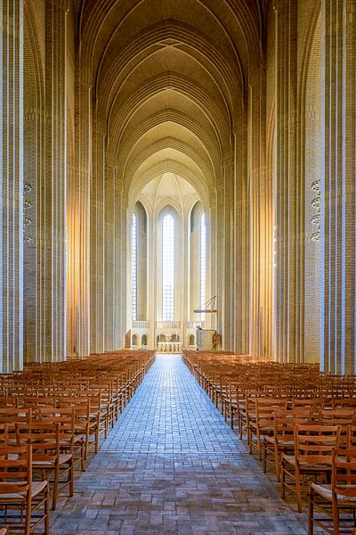 Grundtvigs Kirke by Leon Okkenburg