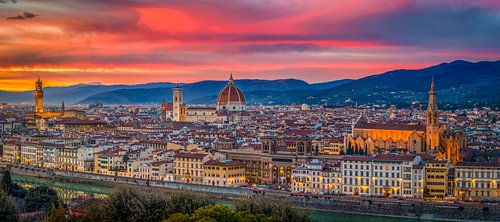 Perfekter Sonnenuntergang über Florenz von Teun Ruijters