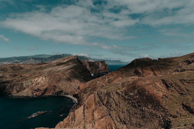 Rugged landscape by Jietske Donders