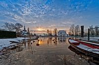 Maison de ferry dans la neige / Overschie
