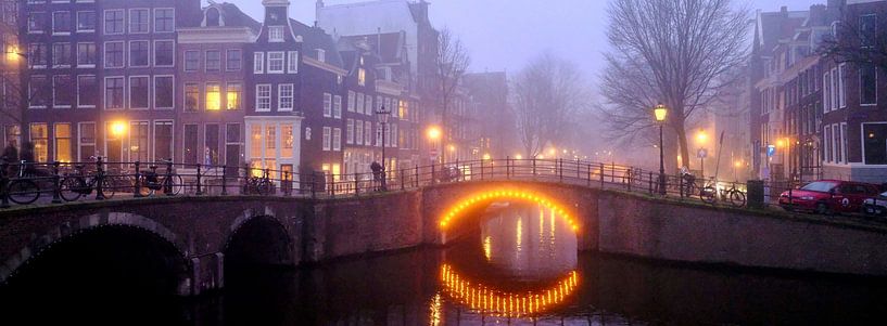 Amsterdam, Bridges over Reguliersgracht in colour by Amsterdam Highlights