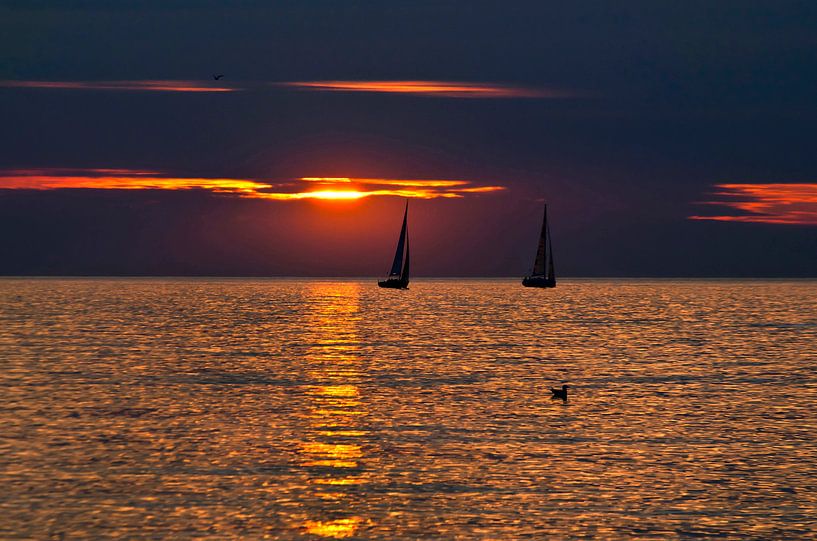 Magical sunset in the Warnemünde seaside resort by Silva Wischeropp