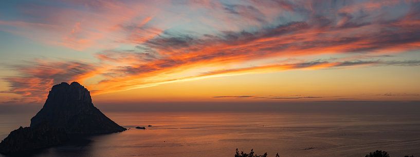 Sunset Es Vedrà , Ibiza Spain - Panorama photo by Patrick Fotografeert