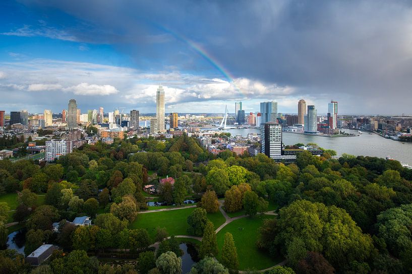 Ligne d'horizon de Rotterdam avec arc-en-ciel par Niels Dam