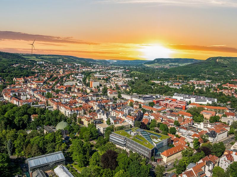Blick über die Stadt Jena bei Sonnenuntergang von Animaflora PicsStock