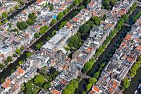 Amsterdam aus der Luft. Mit seinen berühmten Kanälen und historischen Kanalhäusern.