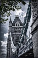 Neben der Tower Bridge